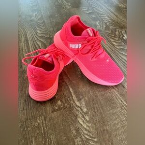 Puma Women's Pink Running Shoes Sz 7